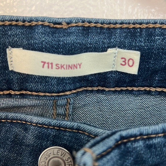 Levi’s 711 Skinny Jeans - Picture 3 of 5